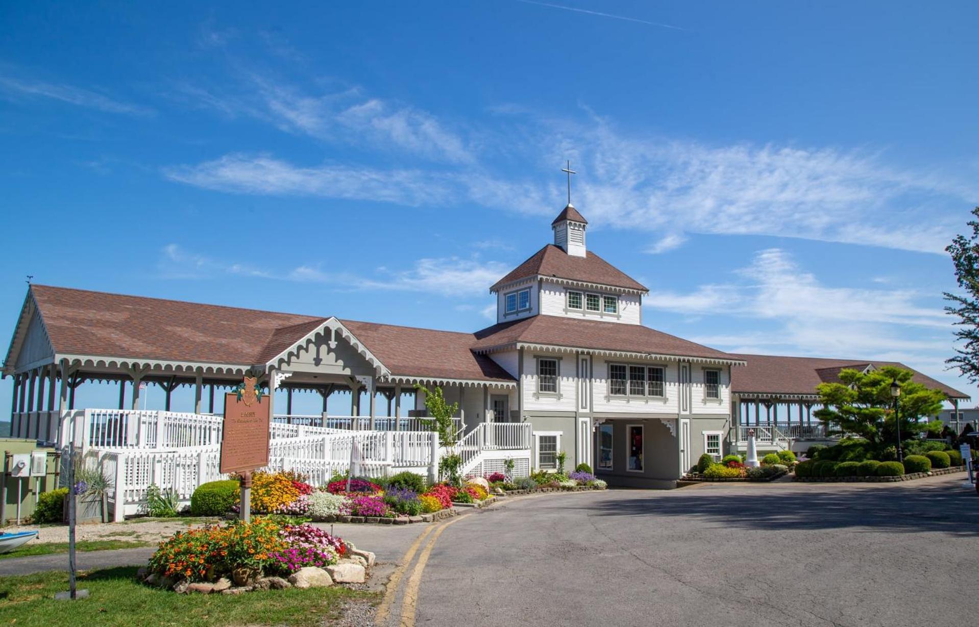 The Fountain Inn Lakeside Marblehead 外观 照片